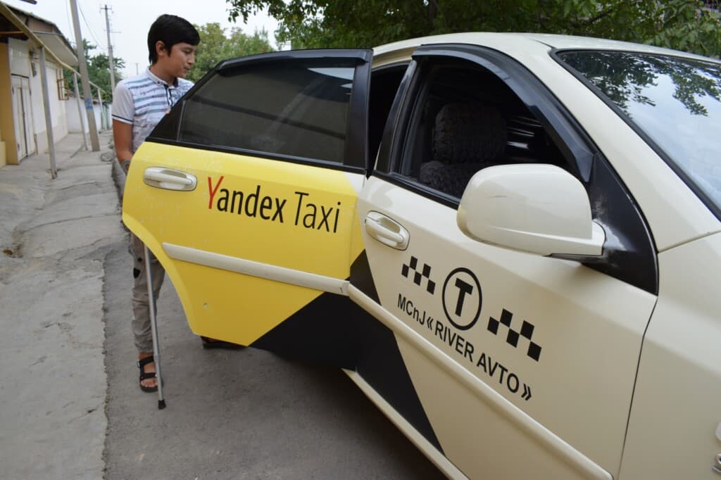 Yandex Go помогает фонду Ezgu Amal развозить нуждающихся